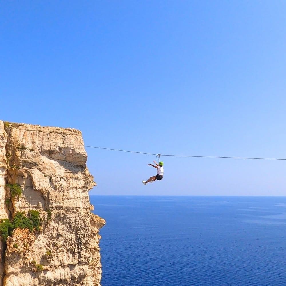 Zipline in Miġra l-Ferħa