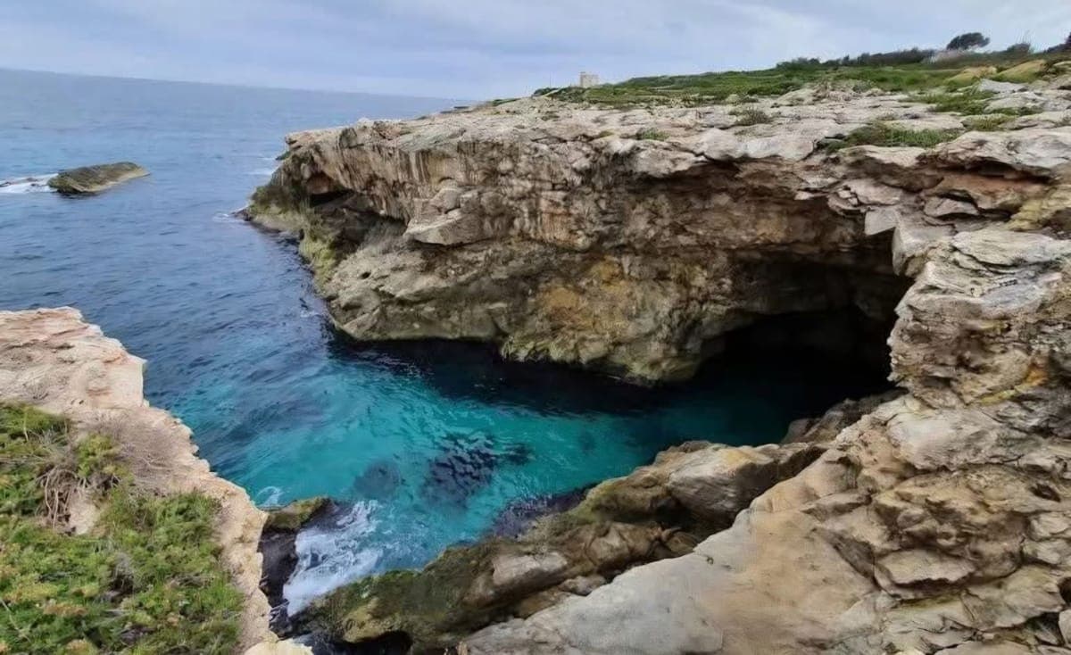 Hiking and Swimming Advanture Black Coastal