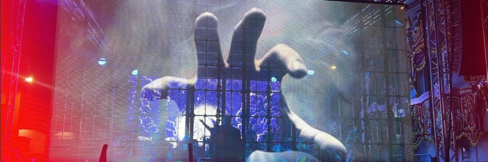 Sky Full of Stars – 38-Piece Orchestra & Hologram Concert